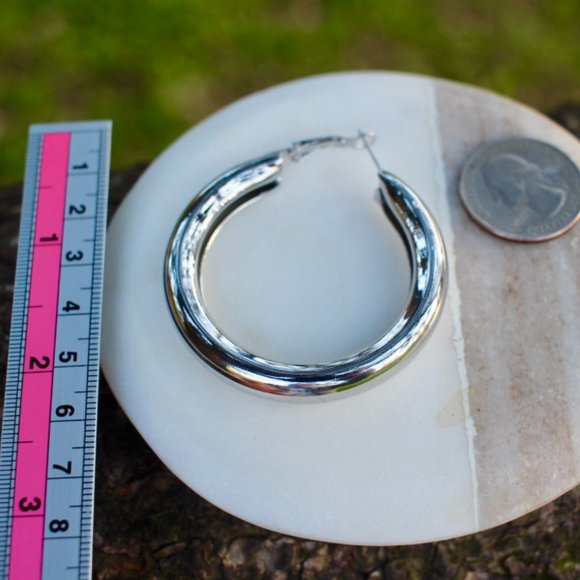 New Large Chunky SILVER simple classic trend hoops - Picture 11 of 13